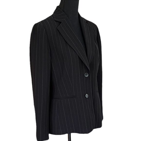 ANN Taylor LOFT Petites black/ white pinstripe blazer size 6P - Picture 4 of 5